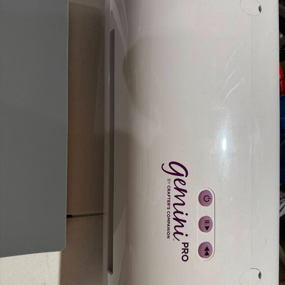 Gemini Pro Die Cutting & Embossing Machine (includes extra supplies) - Picture 4 of 4